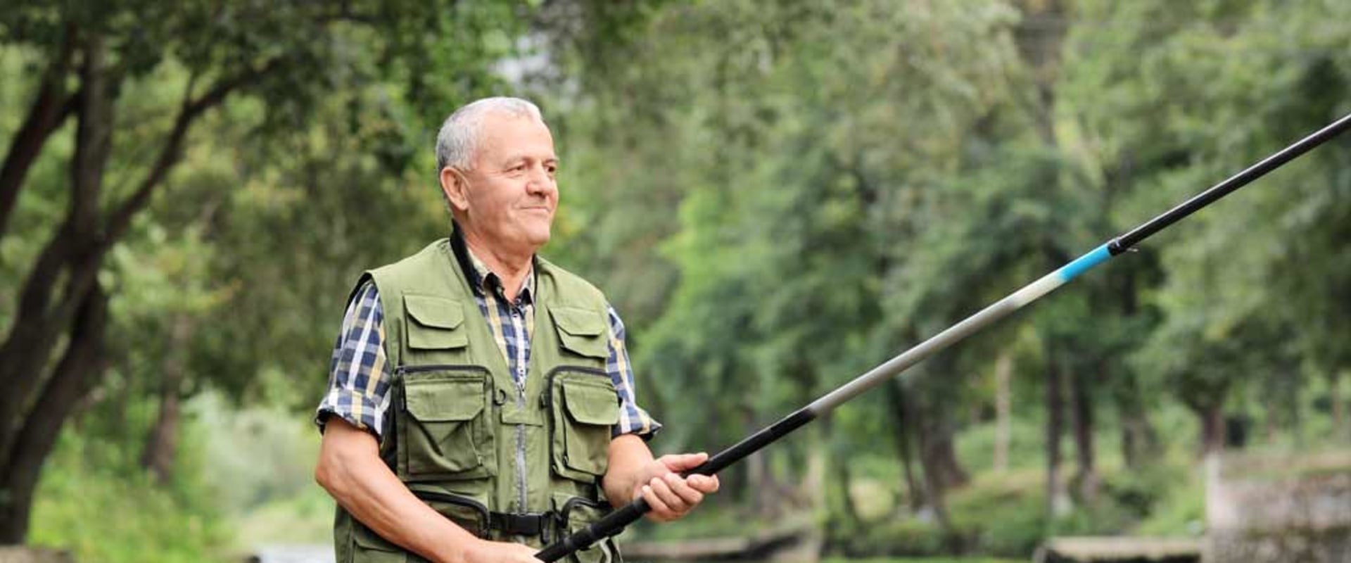 What should i wear to a fishing charter?